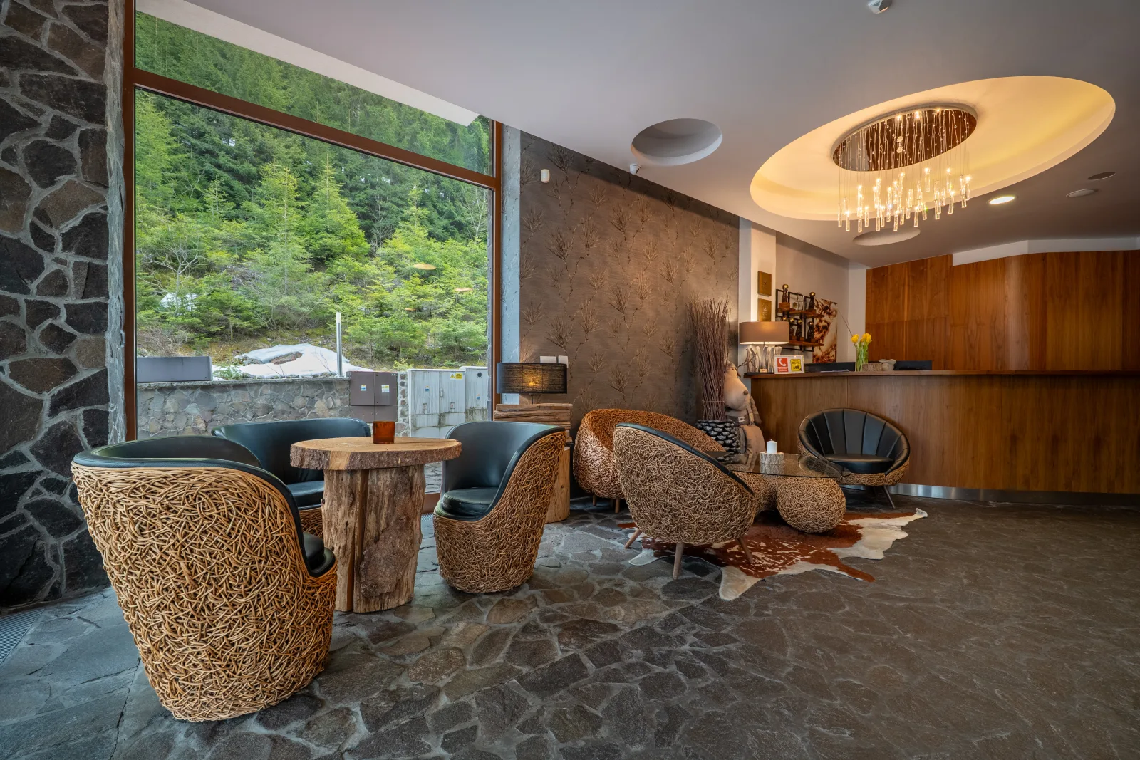 Hotelové lobby s kozubom — recepcia Hotel FIS Jasná, Demänovská dolina