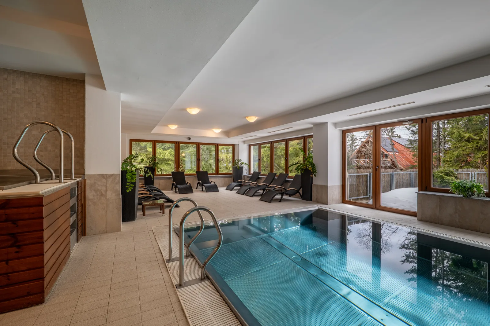 Hotelový bazén — wellness Demänovská dolina, Hotel FIS Jasná